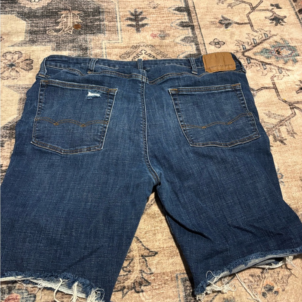 Men’s American Eagle Outfitters Distressed Dark Blue Denim Shorts - Picture 4 of 4